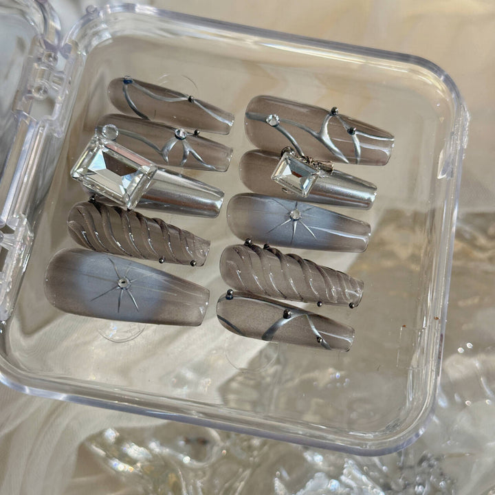 Long Diamond Star Handmade Press-On Nails — Mechanical Awn Design, With or Without Tools