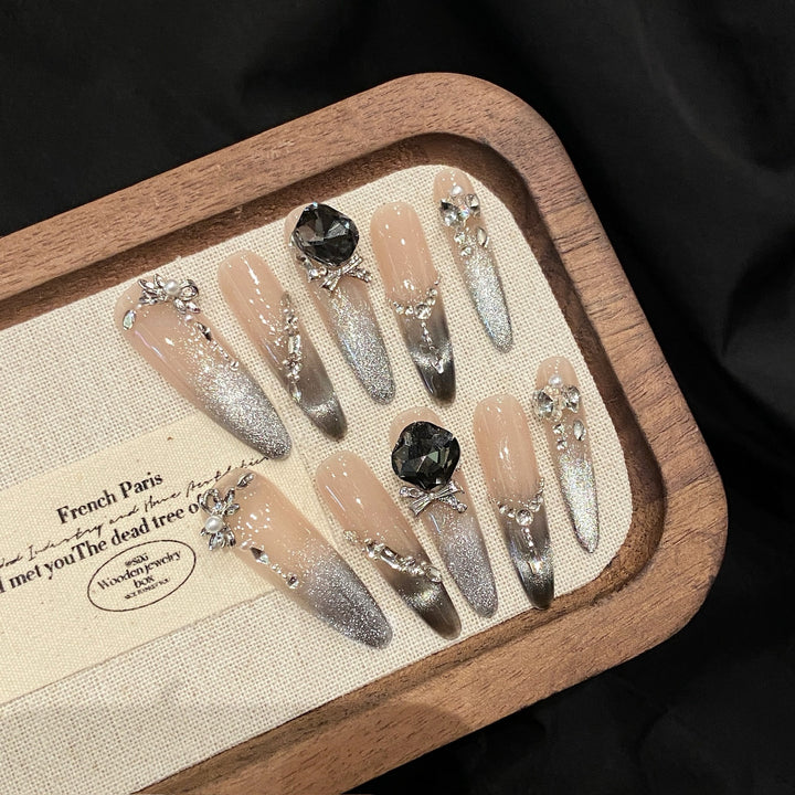 Gradient Cat-Eye Effect Press-On Nails — Autumn/Winter White High-Grade Wearable Manicure