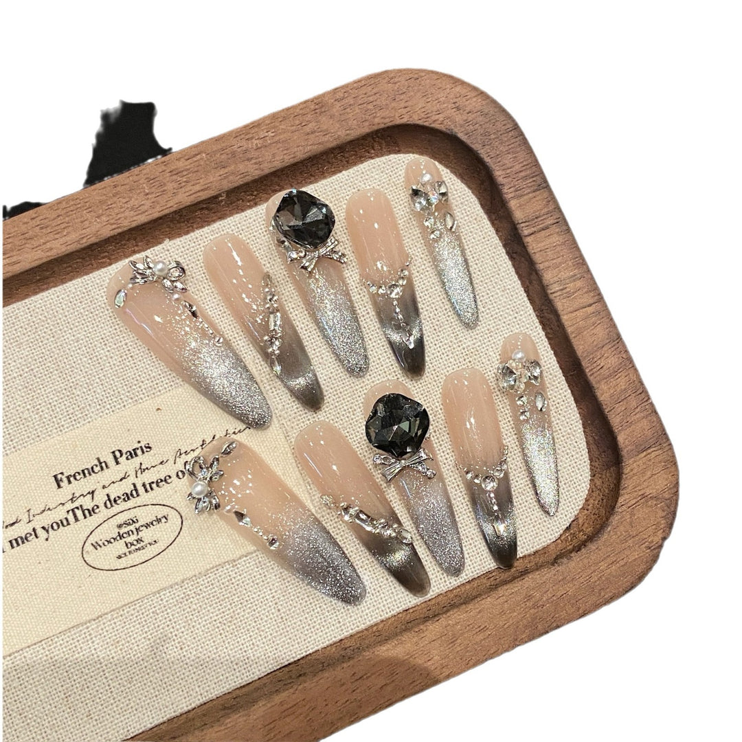Gradient Cat-Eye Effect Press-On Nails — Autumn/Winter White High-Grade Wearable Manicure